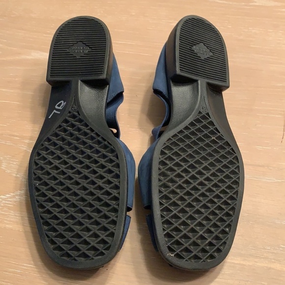 Women’s I ❤️ Comfort Suede Leather sandals stretch sides like new Size 8.5 - Picture 7 of 8